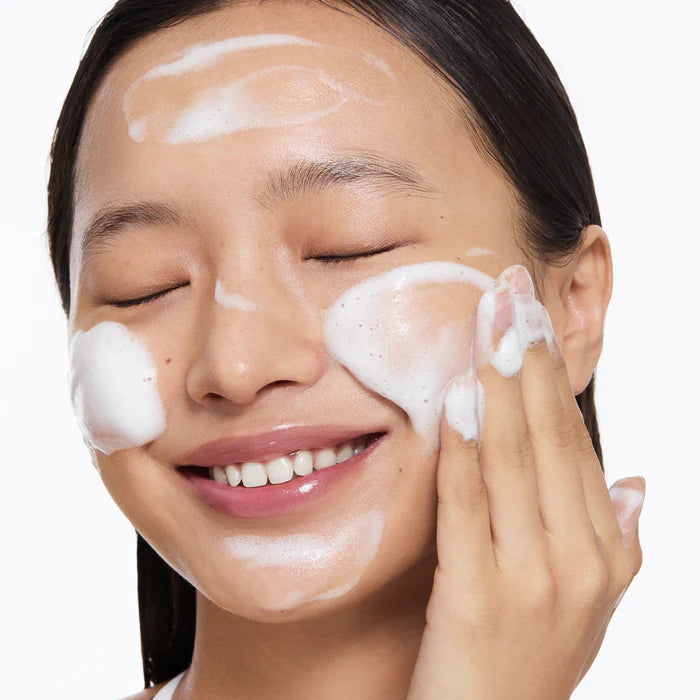 DIVE IN LOW MOLECULAR HYALURONIC ACID CLEANSING FOAM